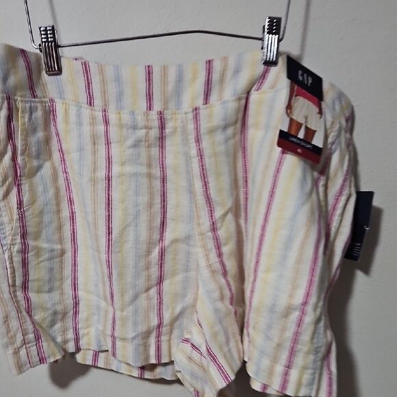 GAP Women's Pink Striped Shorts - Picture 4 of 6